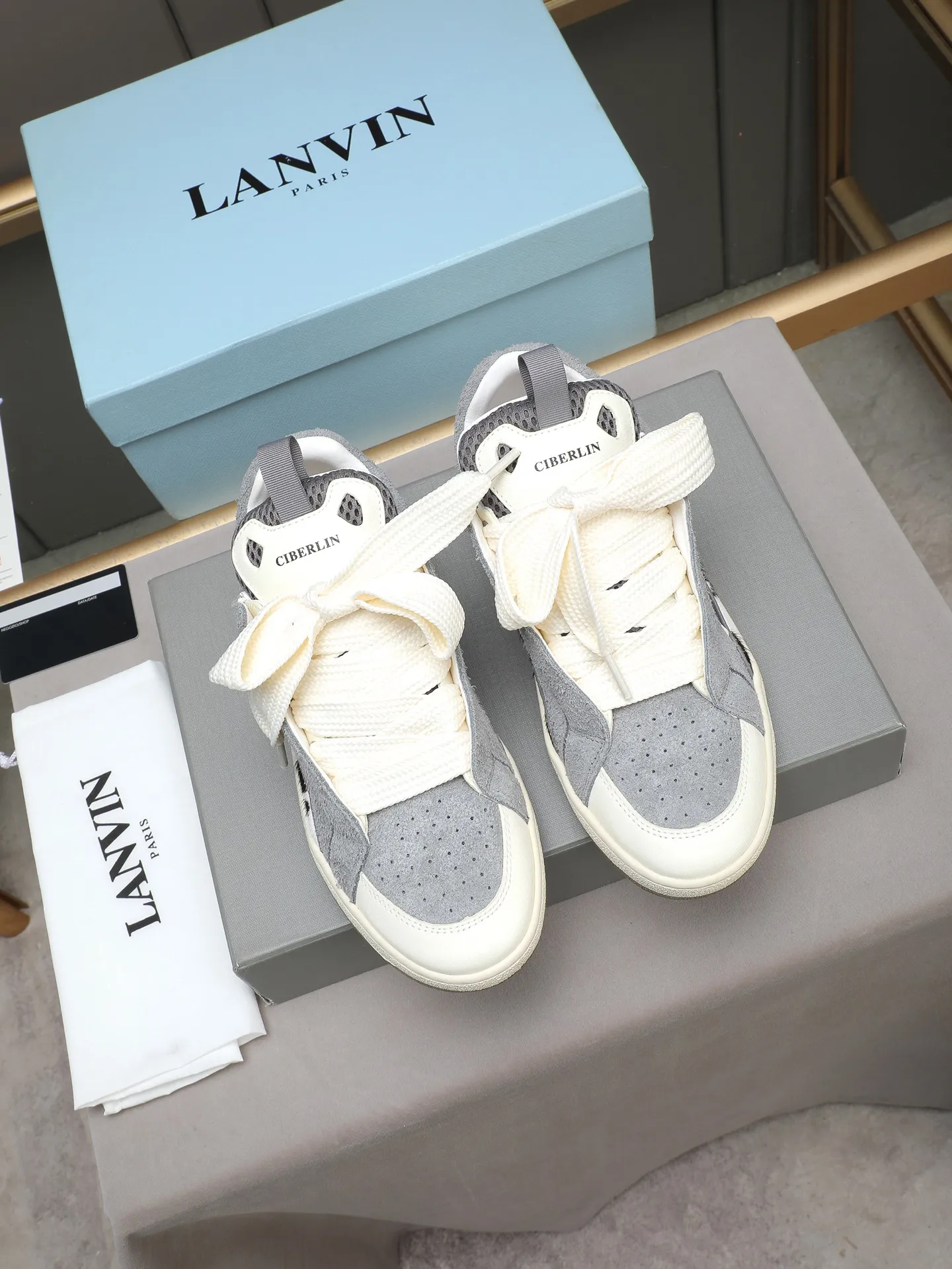 Men's shoes 💰640 [LANVIN] The latest fashionable item! High quality CLAY series‼ ️ The latest trendy products of the season 🌈Many bloggers have planted grass and purchased the original open-mold customization. The upper and outsole are sewn with mark threads without edge sealing. Multiple material splicing combination design. Very versatile for fashionable and casual wear. Comfortable on the feet. Self-recommended. Upper cowhide + cow suede + breathable mesh lining. Foot-padding cowhide. Exclusive original open-mold clear logo rubber outsole ⚠️38-44 (customized for 45)